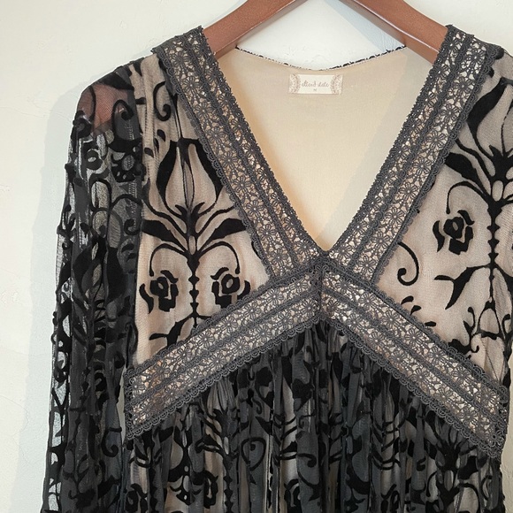 Black Altar’d State Dress w/ Sleeves - Picture 3 of 6